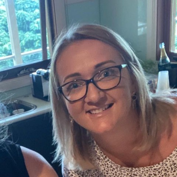 Meet your Posher, Renee - Picture 1 of 1